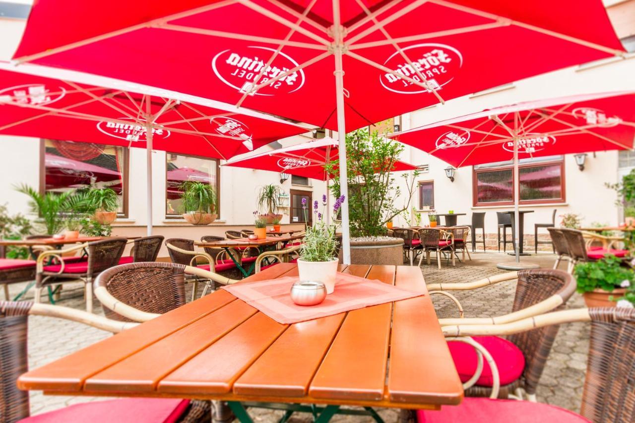 Hotel- Restaurant Zum Hirsch Großenlüder Exterior foto